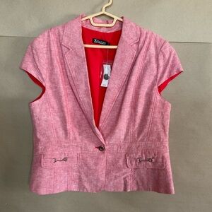 7th avenue red sleeveless jacket. NWT Lined. Size 16